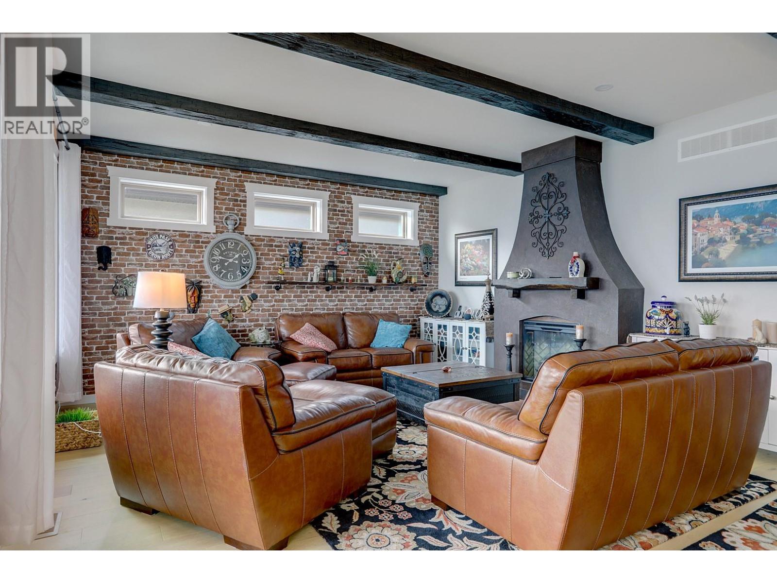 8 595 Vineyard Way North, Vernon