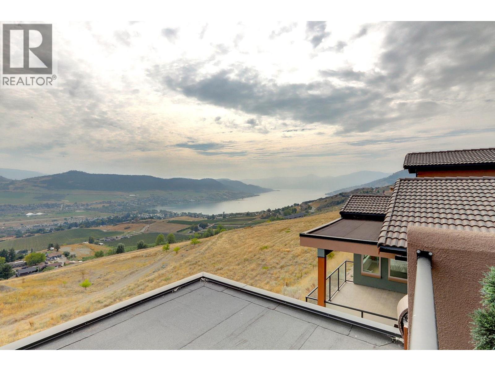 8 595 Vineyard Way North, Vernon