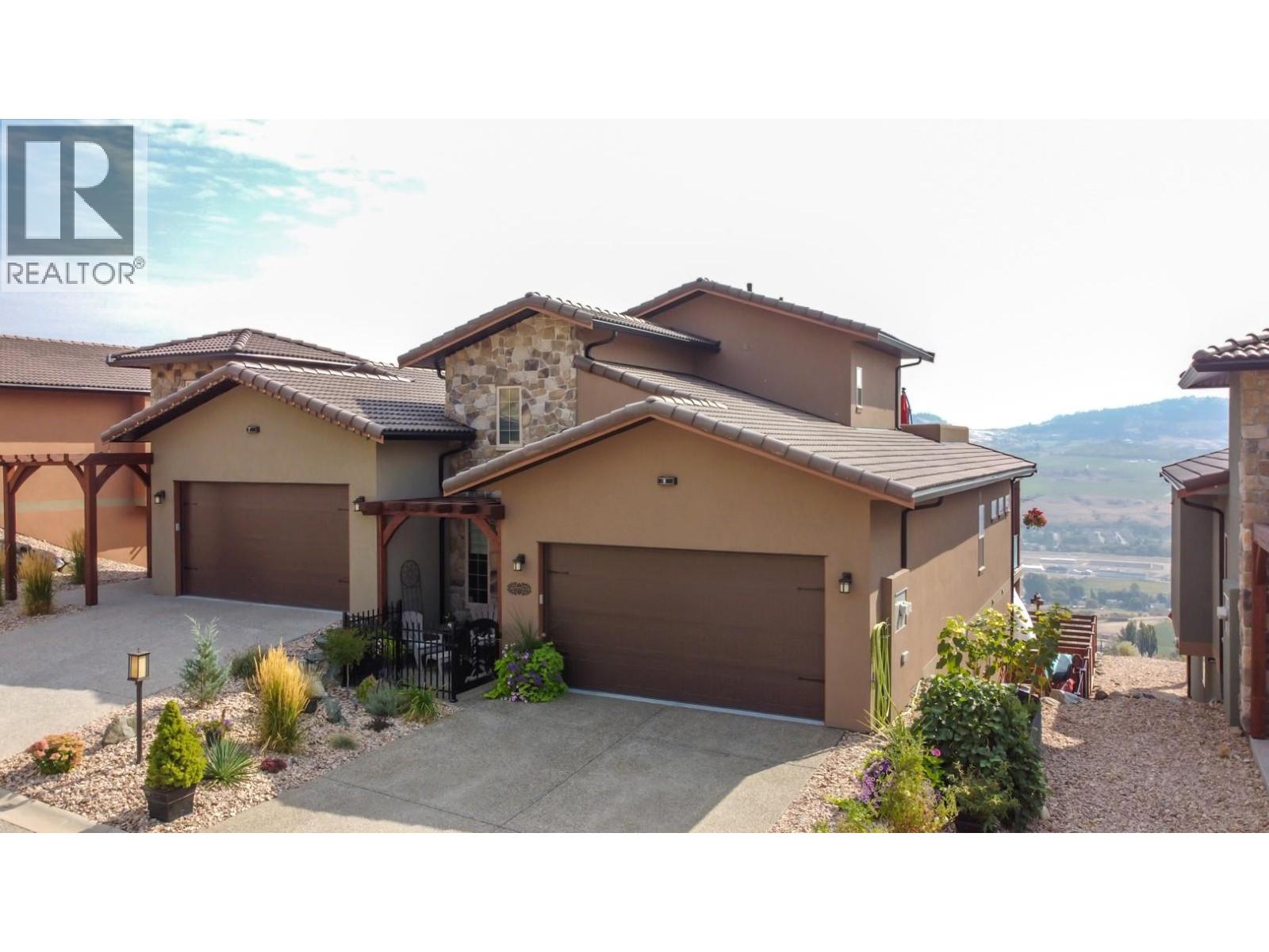 8 595 Vineyard Way North, Vernon
