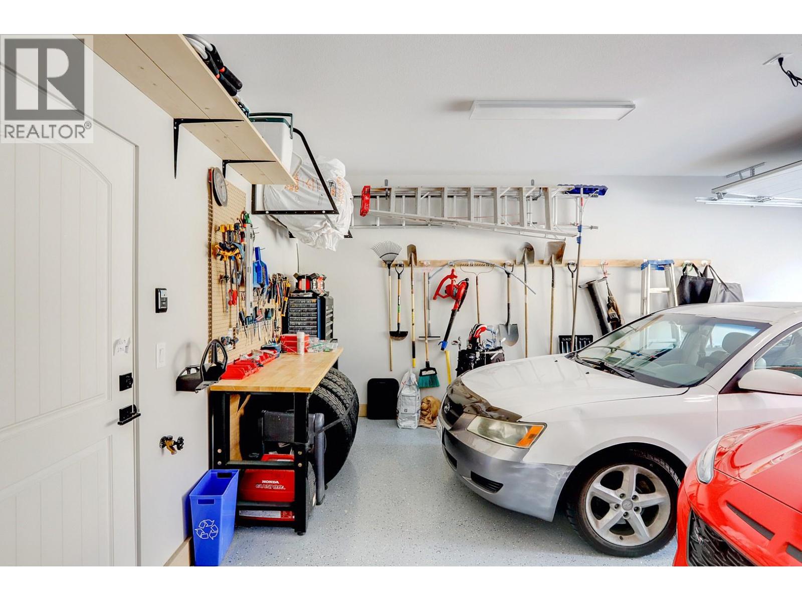 8 595 Vineyard Way North, Vernon