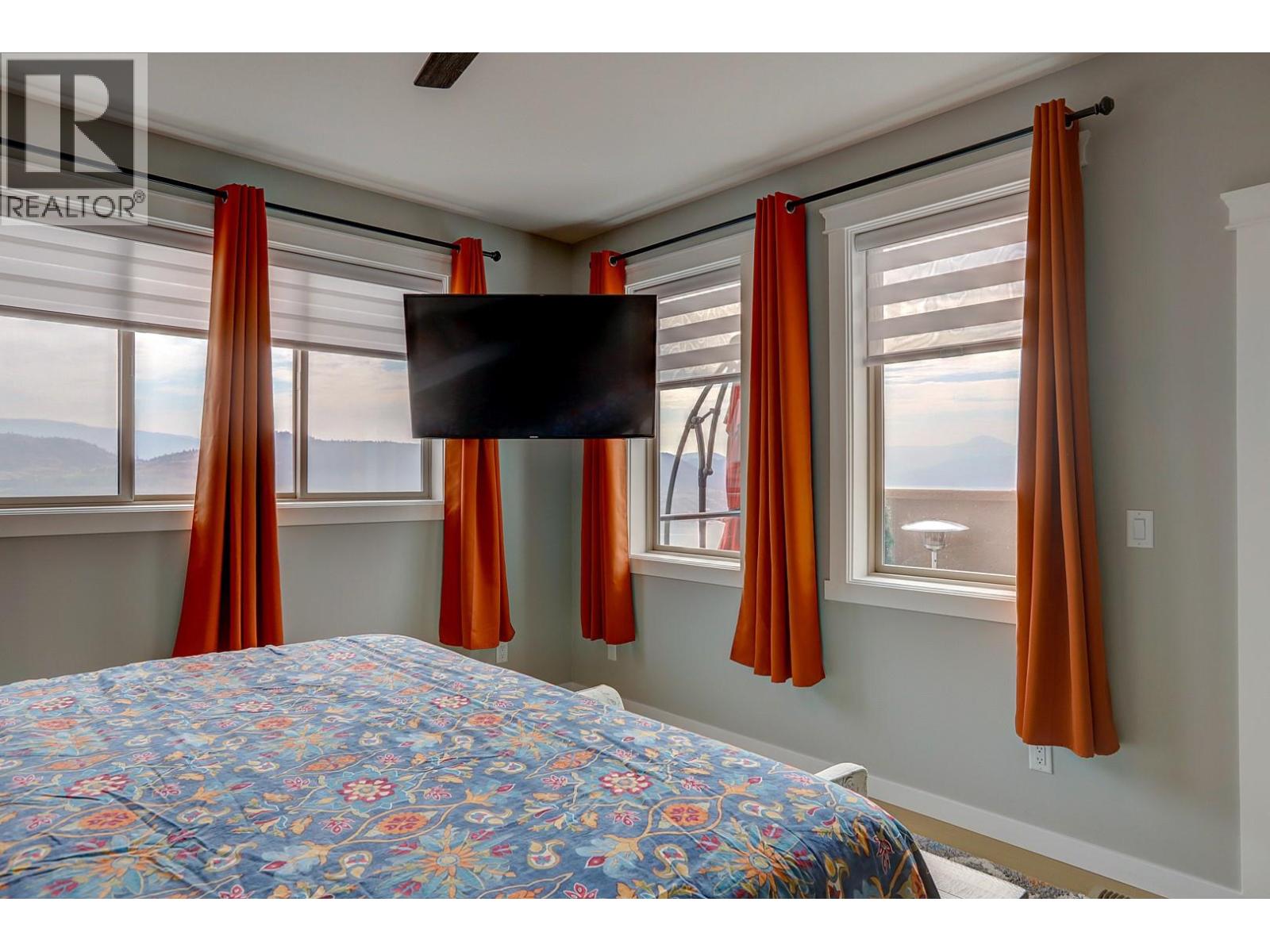 8 595 Vineyard Way North, Vernon