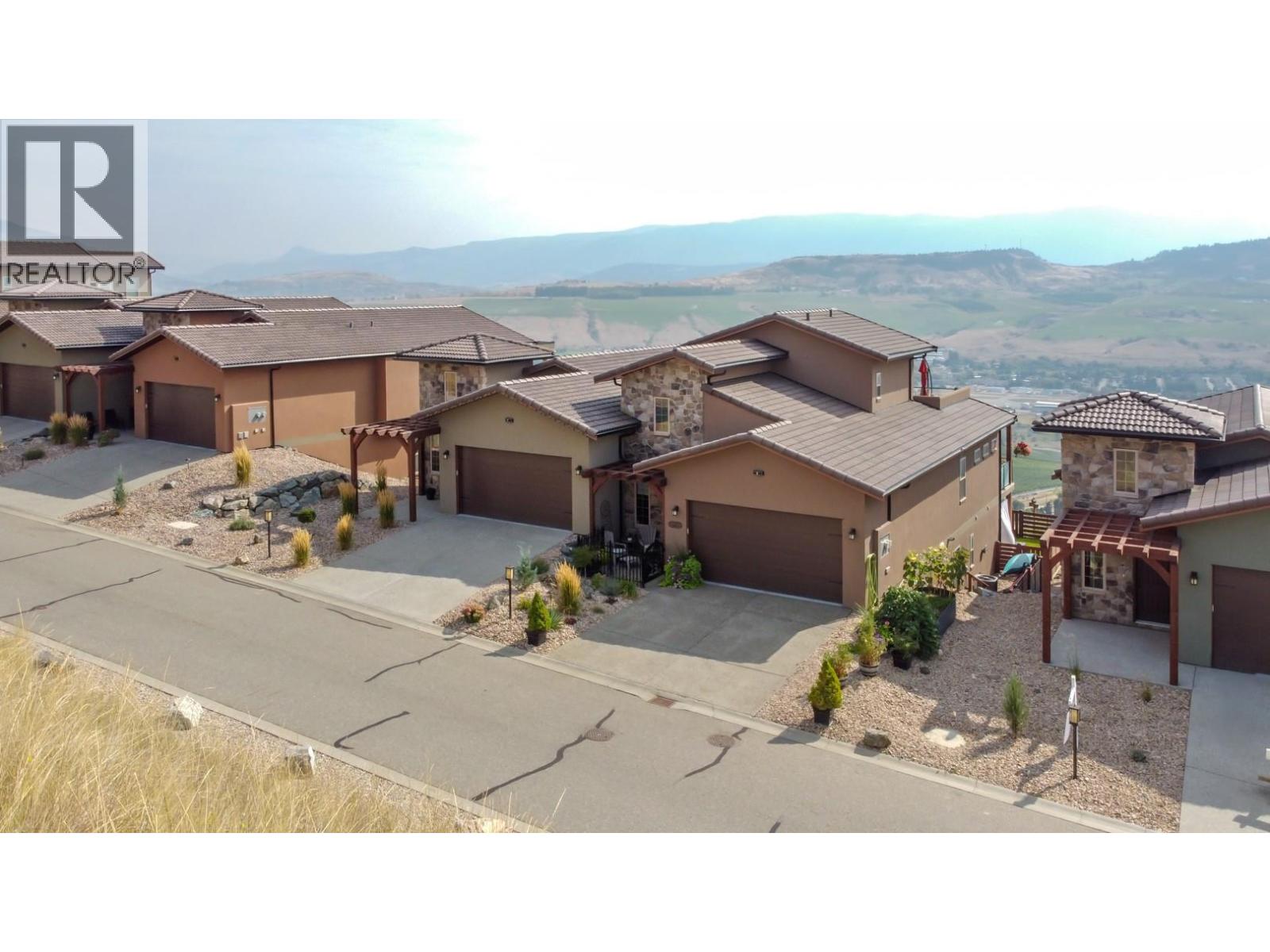 8 595 Vineyard Way North, Vernon
