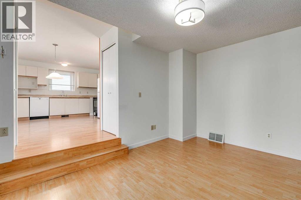 Single Family House for Sale in  Woodstock Road SW Woodlands Calgary 