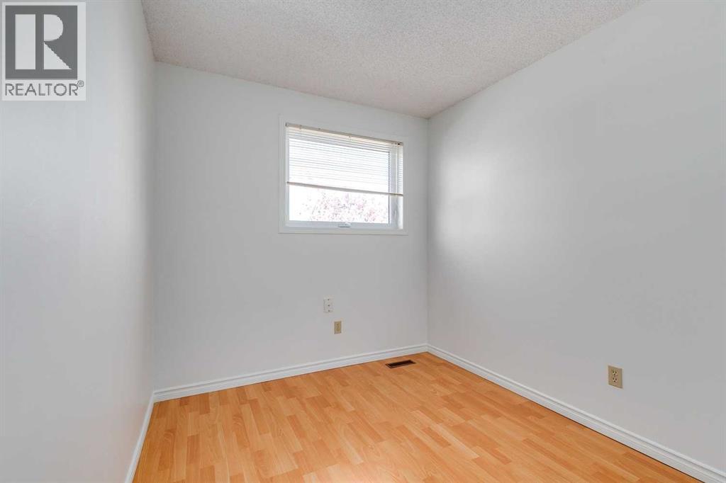 Single Family House for Sale in  Woodstock Road SW Woodlands Calgary 