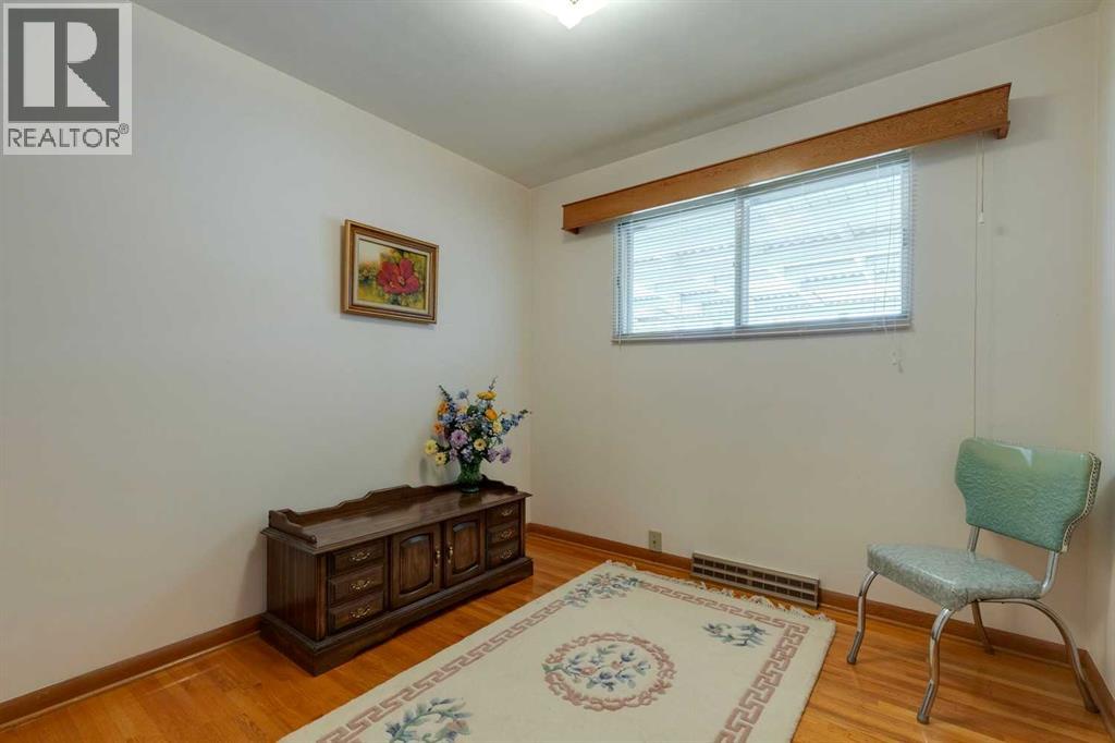 Single Family House Bungalow for Sale in   Street SW Glamorgan Calgary 