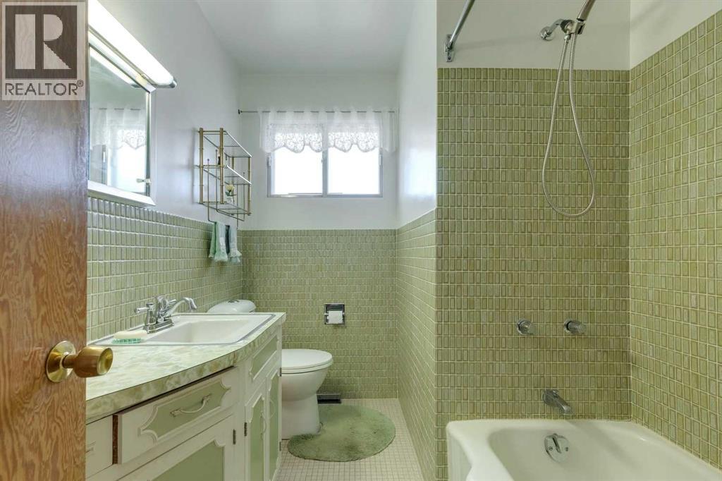 Single Family House Bungalow for Sale in   Street SW Glamorgan Calgary 