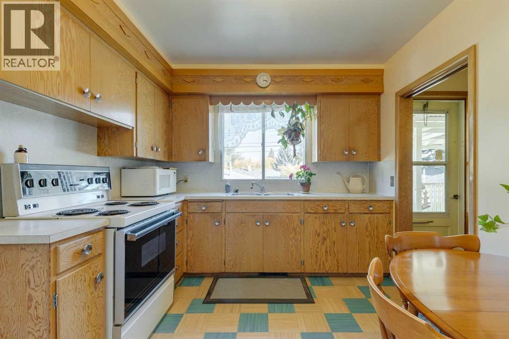 Single Family House Bungalow for Sale in   Street SW Glamorgan Calgary 