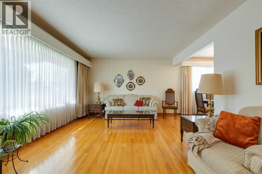 Single Family House Bungalow for Sale in   Street SW Glamorgan Calgary 