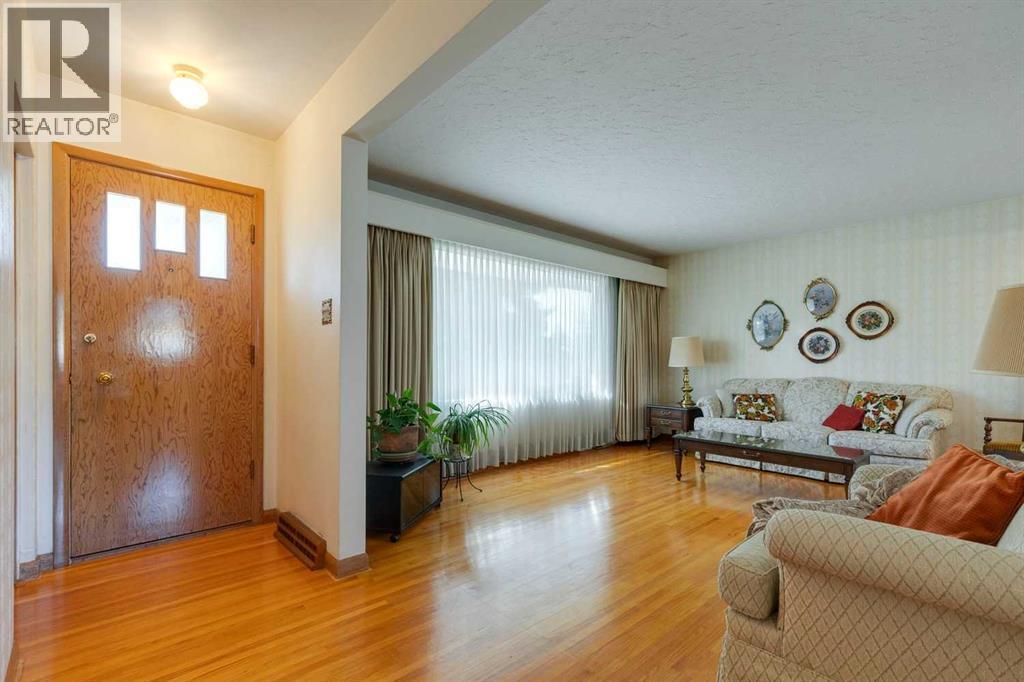 Single Family House Bungalow for Sale in   Street SW Glamorgan Calgary 