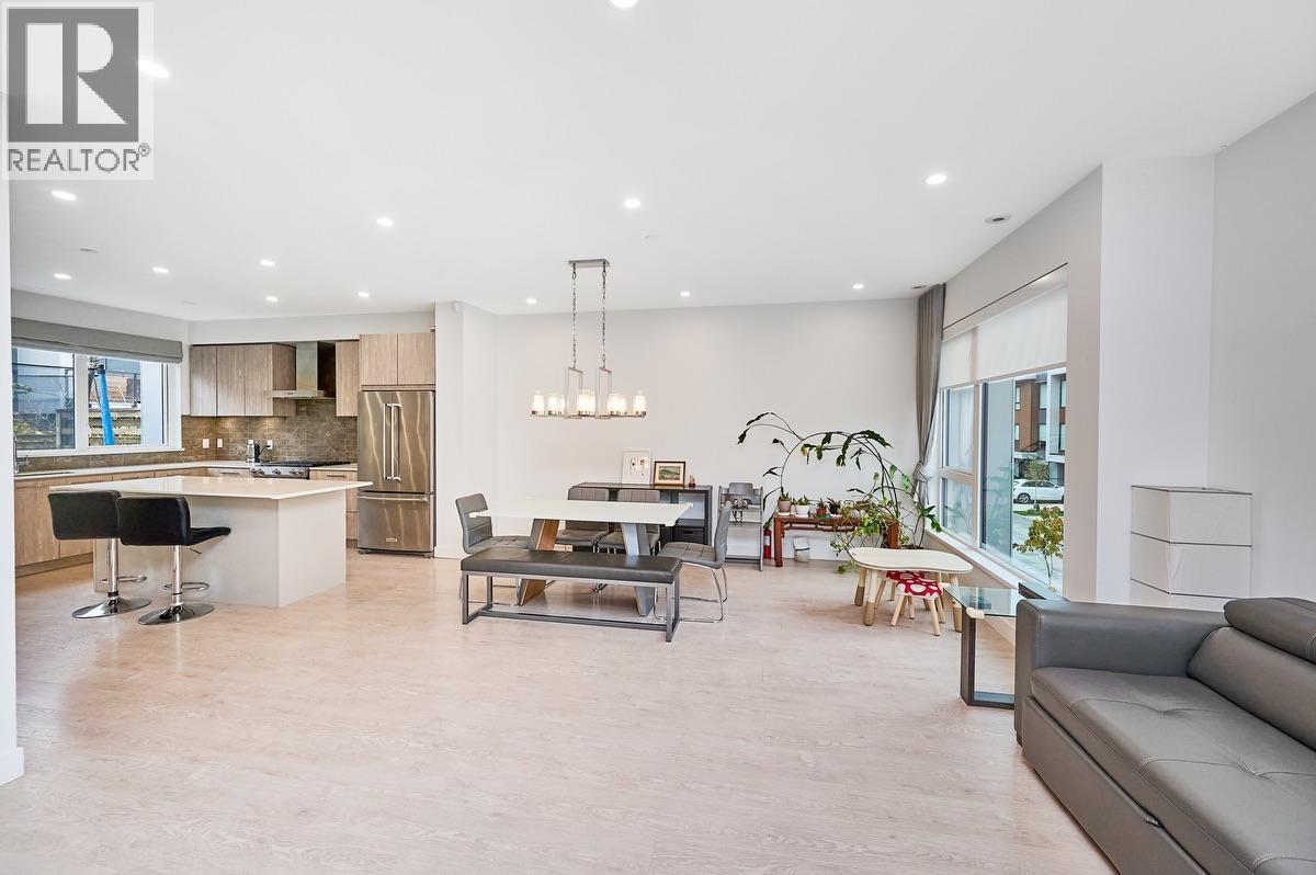 30 3597 MALSUM DRIVE, North Vancouver