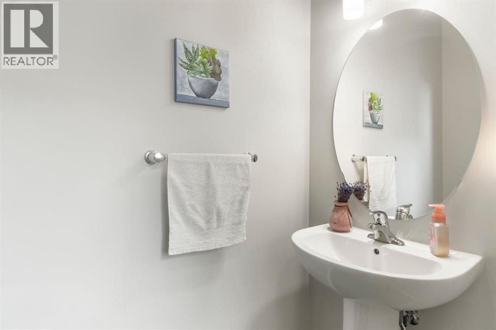 Single Family House for Sale in  Yorkville Avenue SW Yorkville Calgary 