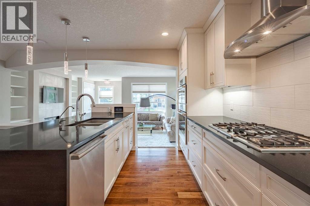 Single Family House for Sale in   Avenue NW West Hillhurst Calgary 