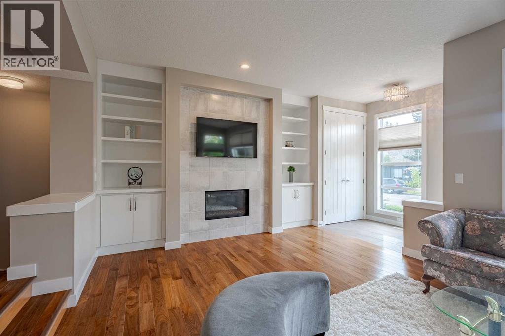 Single Family House for Sale in   Avenue NW West Hillhurst Calgary 