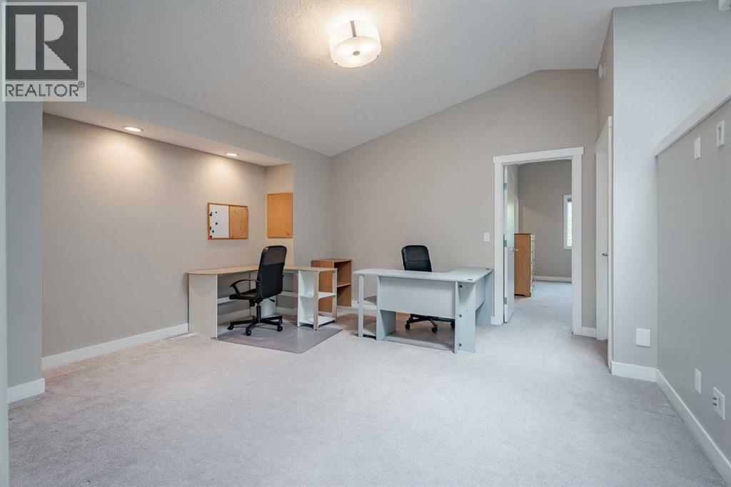 Single Family House for Sale in   Avenue NW West Hillhurst Calgary 