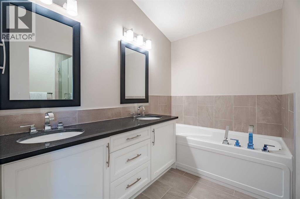 Single Family House for Sale in   Avenue NW West Hillhurst Calgary 