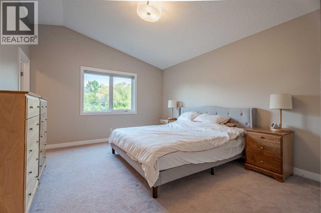 Single Family House for Sale in   Avenue NW West Hillhurst Calgary 