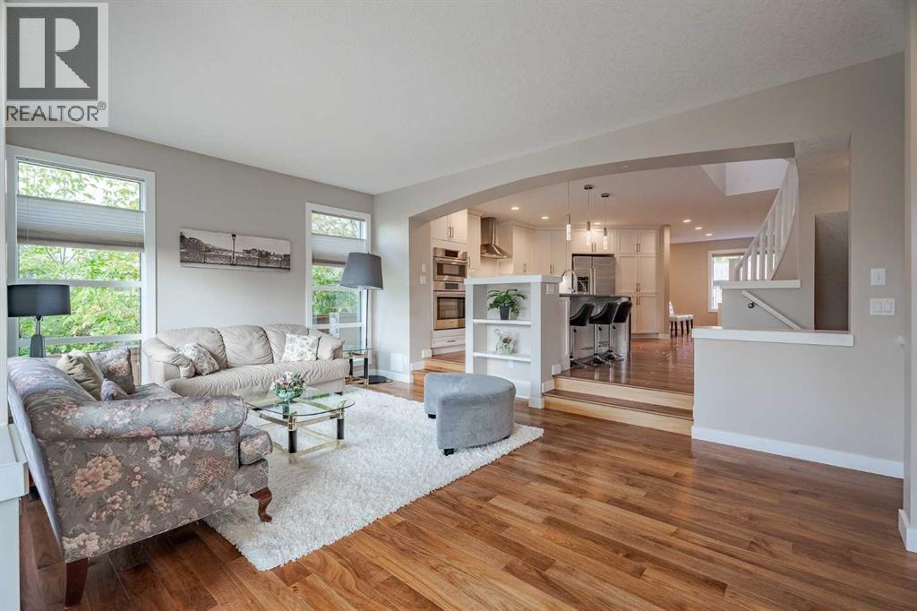 Single Family House for Sale in   Avenue NW West Hillhurst Calgary 