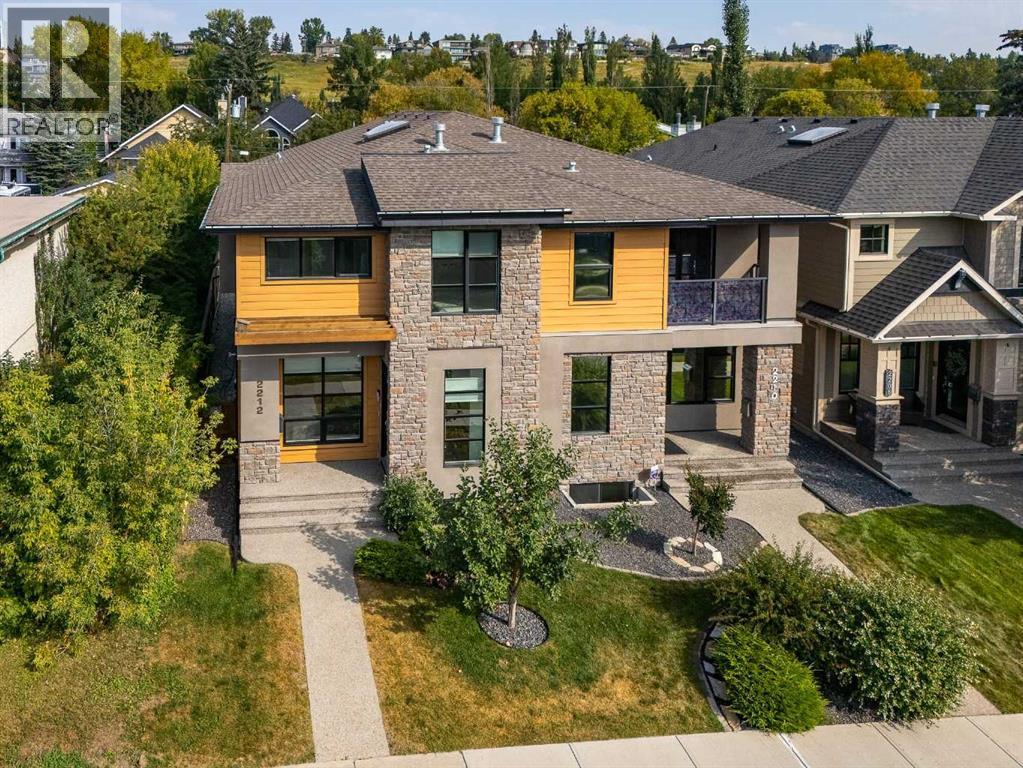 Single Family House for Sale in   Avenue NW West Hillhurst Calgary 