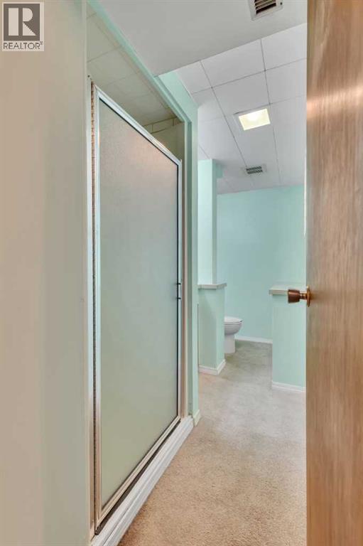 Single Family House Bi-level for Sale in  Boulton Road NW Brentwood Calgary 