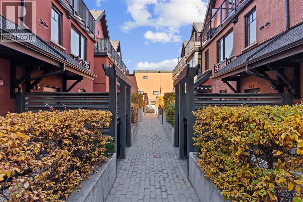 Single Family House for Sale in   A Street SW Bankview Calgary 