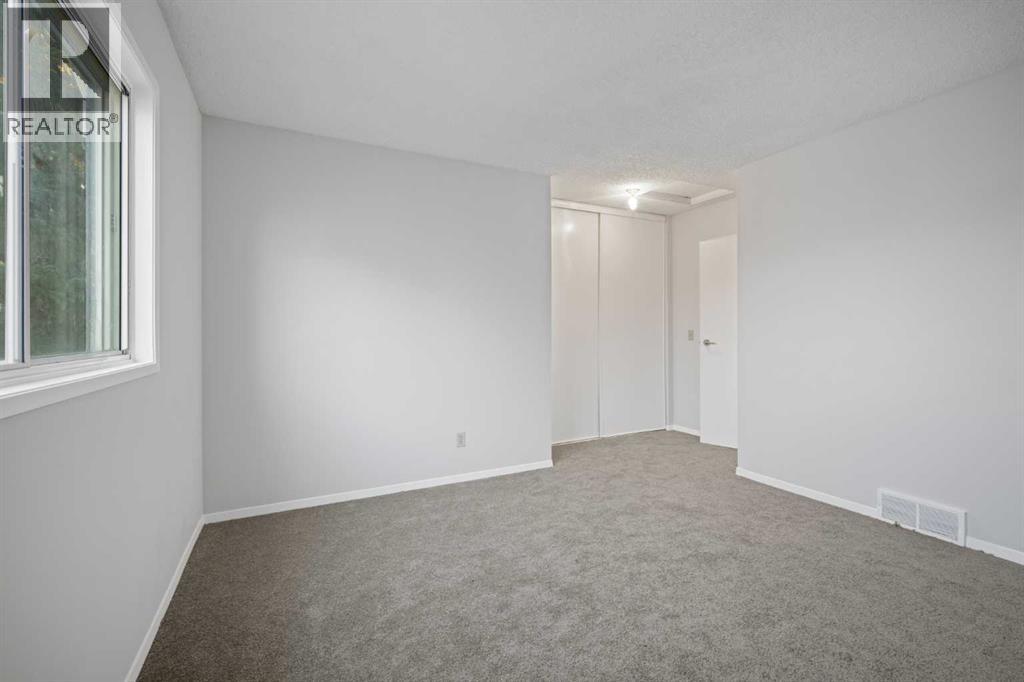 Single Family House for Sale in  Taradale Drive NE Taradale Calgary 