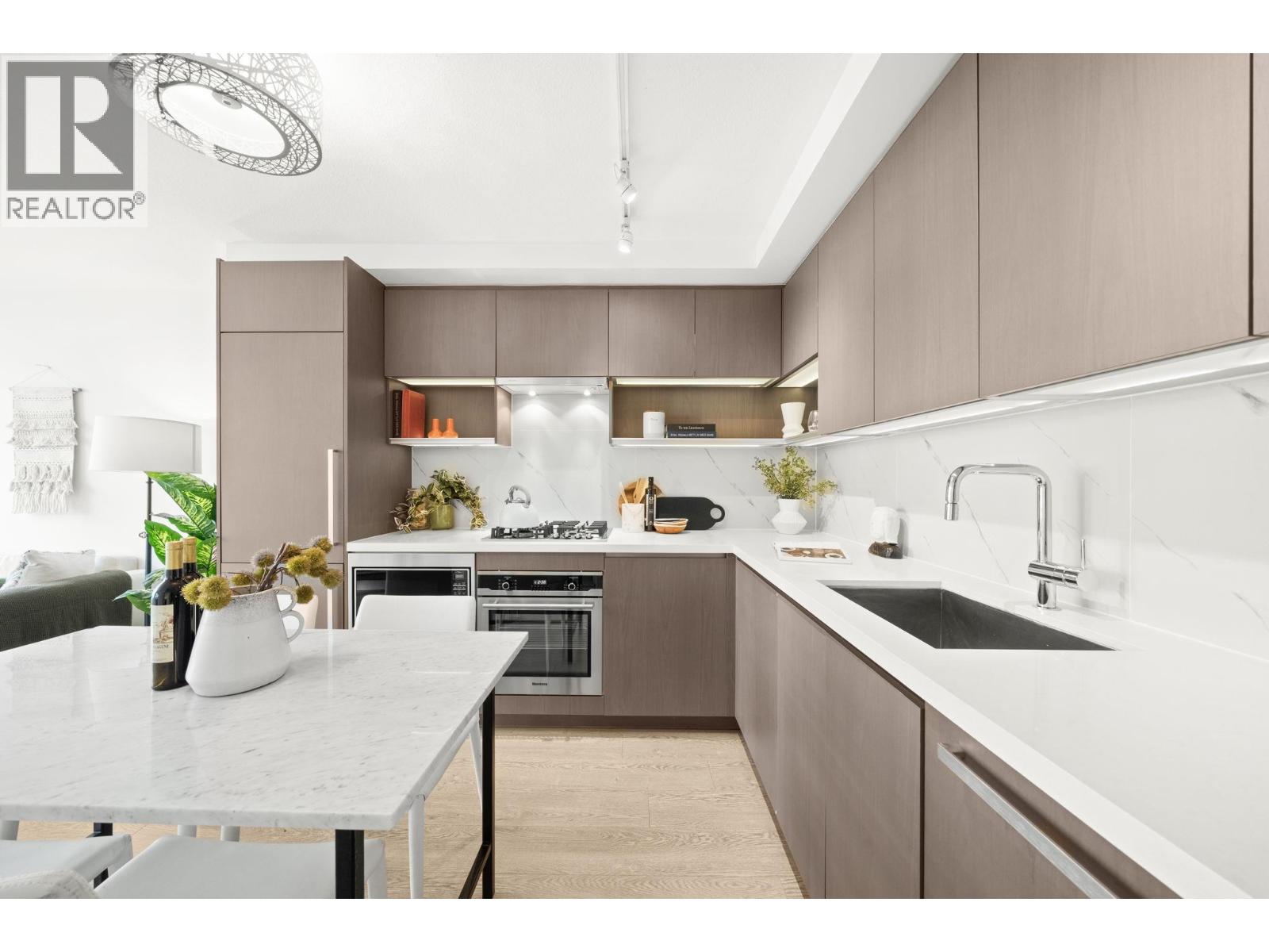 #617-8833 HAZELBRIDGE Way, Richmond