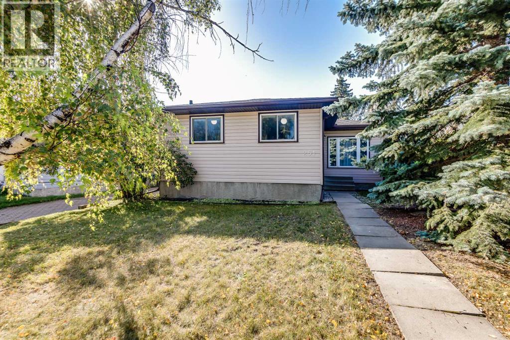 251 Pineland Place NE, Calgary, Alberta