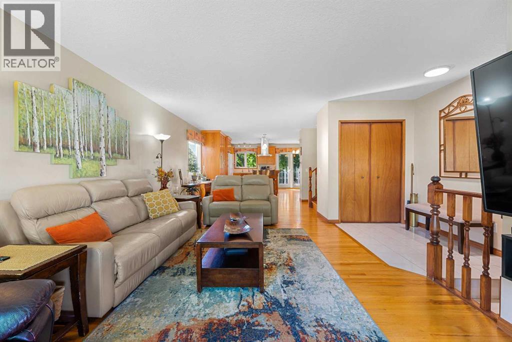 Single Family House 4 Level for Sale in  Bernard Court NW Beddington Heights Calgary 