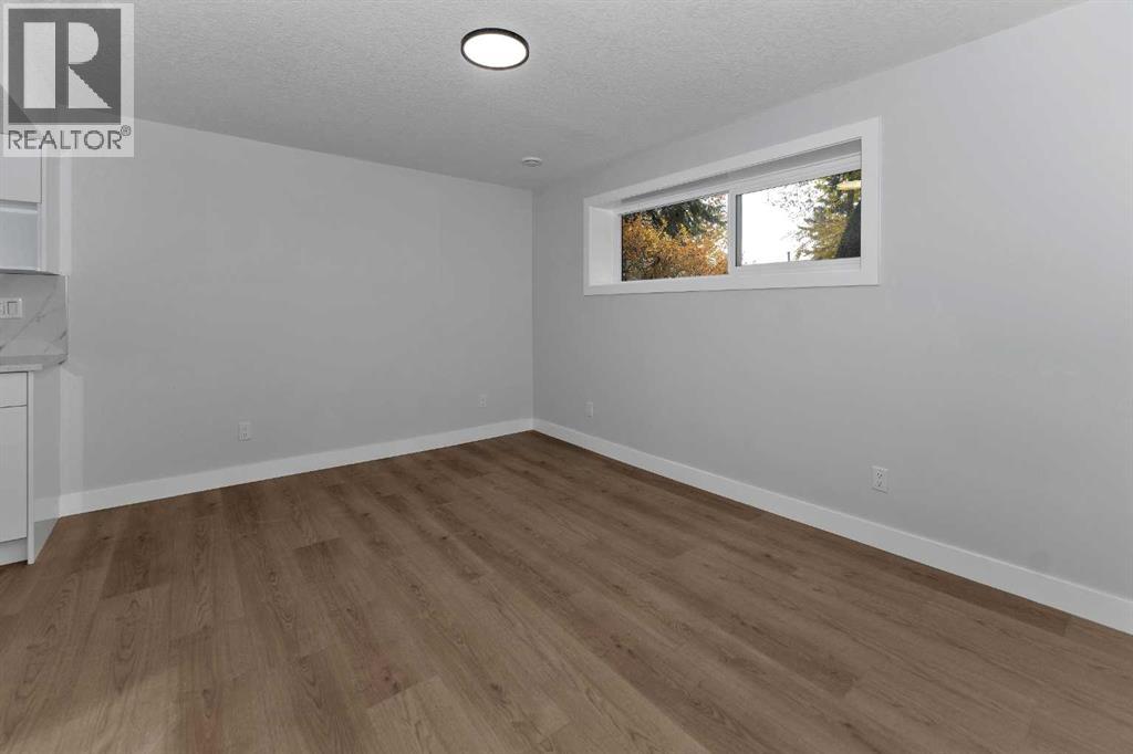 Single Family House Bi-level for Sale in  Pinecliff Drive NE Pineridge Calgary 