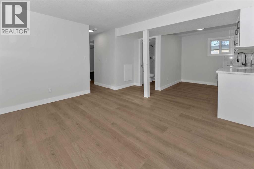 Single Family House Bi-level for Sale in  Pinecliff Drive NE Pineridge Calgary 