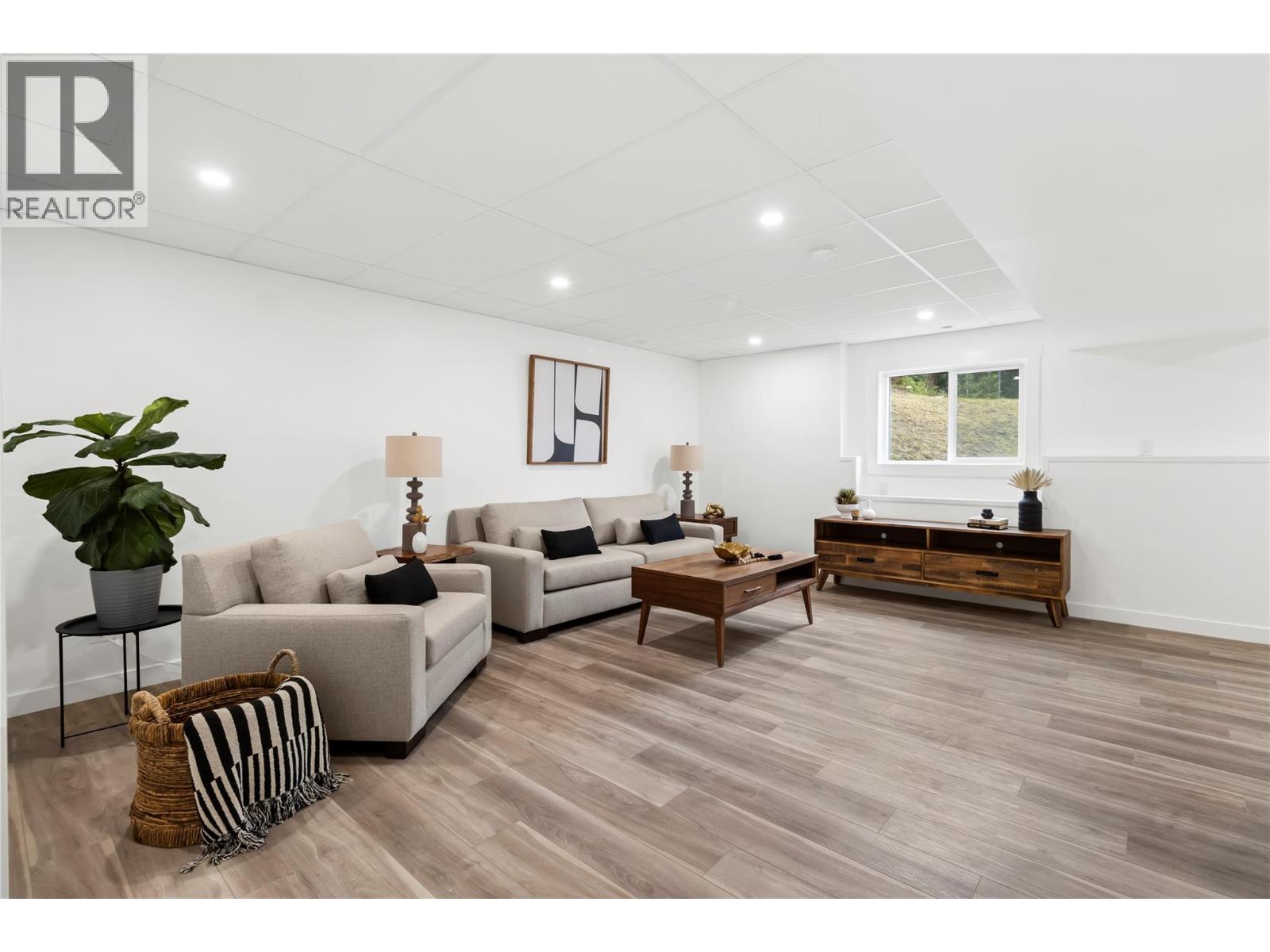  2868 Golf Course Drive, Blind Bay