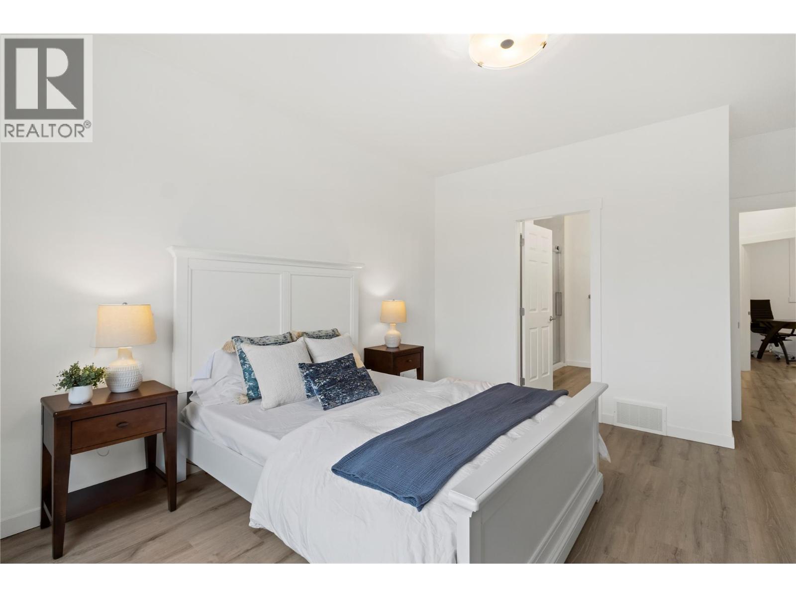  2868 Golf Course Drive, Blind Bay