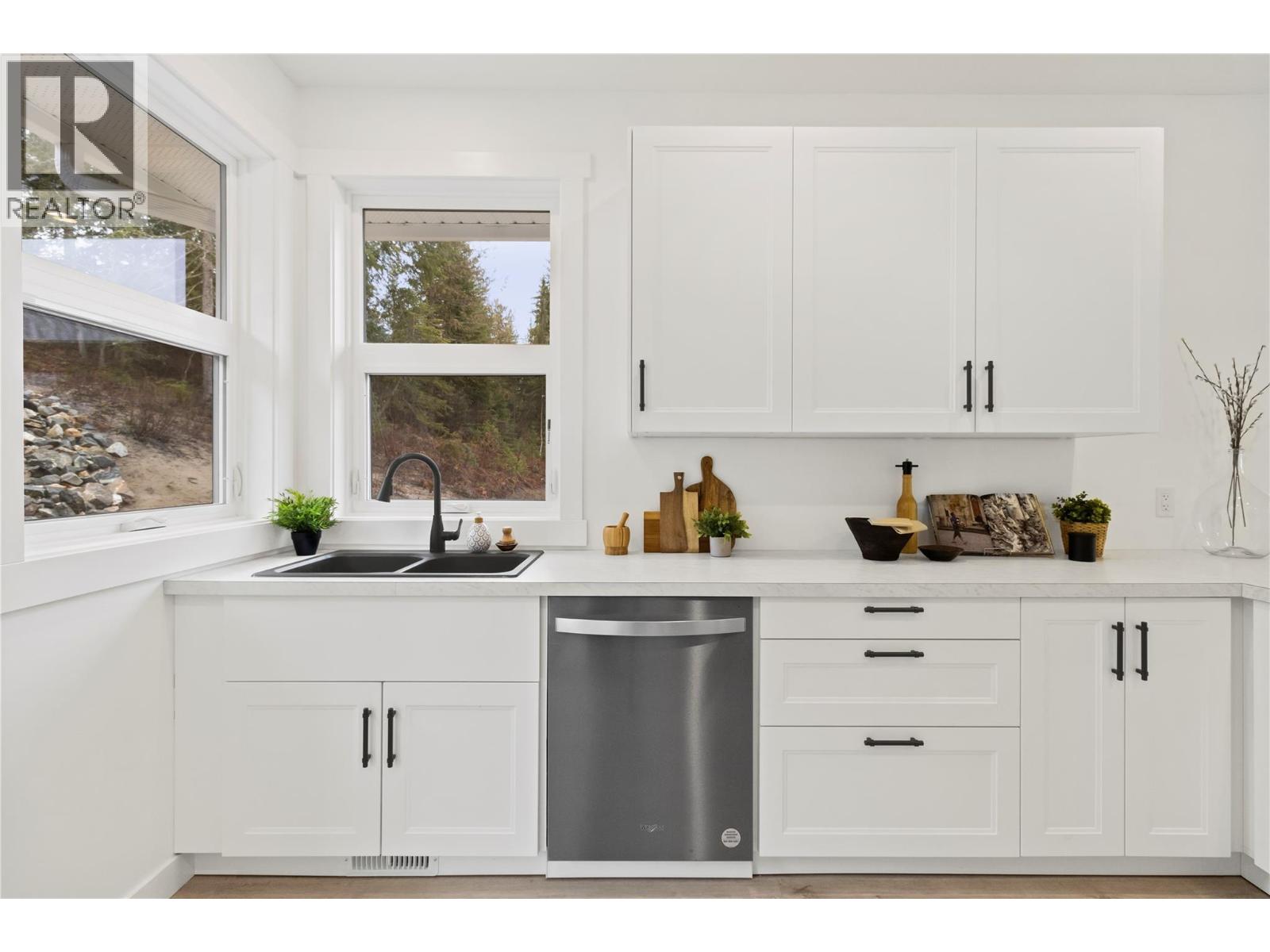  2868 Golf Course Drive, Blind Bay