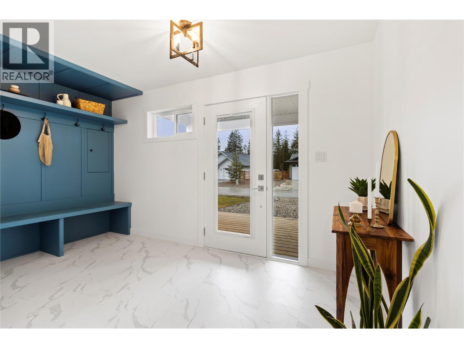  2868 Golf Course Drive, Blind Bay