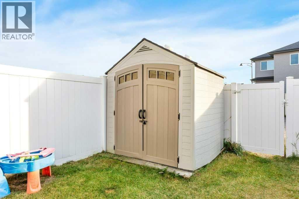 Single Family House for Sale in  Evergreen Way Evergreen Red Deer 