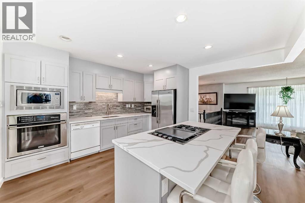 Single Family House Bi-level for Sale in  Pensville Road SE Penbrooke Meadows Calgary 