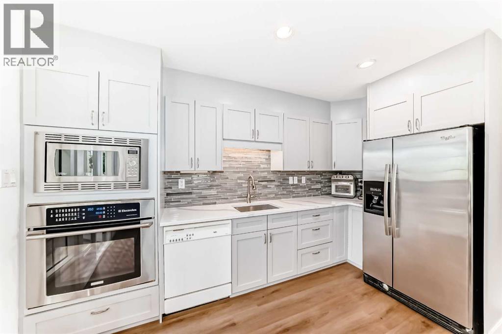 Single Family House Bi-level for Sale in  Pensville Road SE Penbrooke Meadows Calgary 