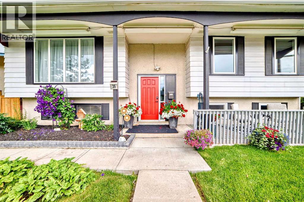 Single Family House Bi-level for Sale in  Pensville Road SE Penbrooke Meadows Calgary 