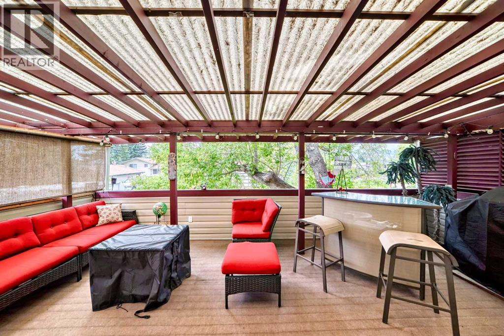 Single Family House Bi-level for Sale in  Pensville Road SE Penbrooke Meadows Calgary 