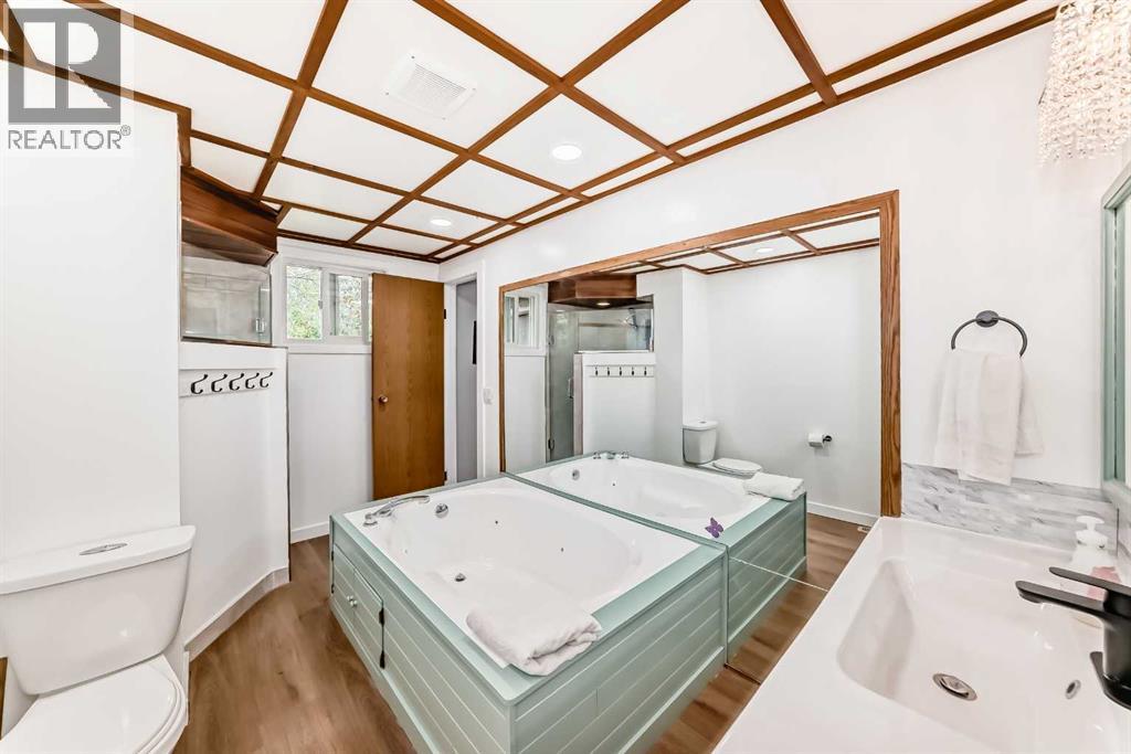 Single Family House Bi-level for Sale in  Pensville Road SE Penbrooke Meadows Calgary 