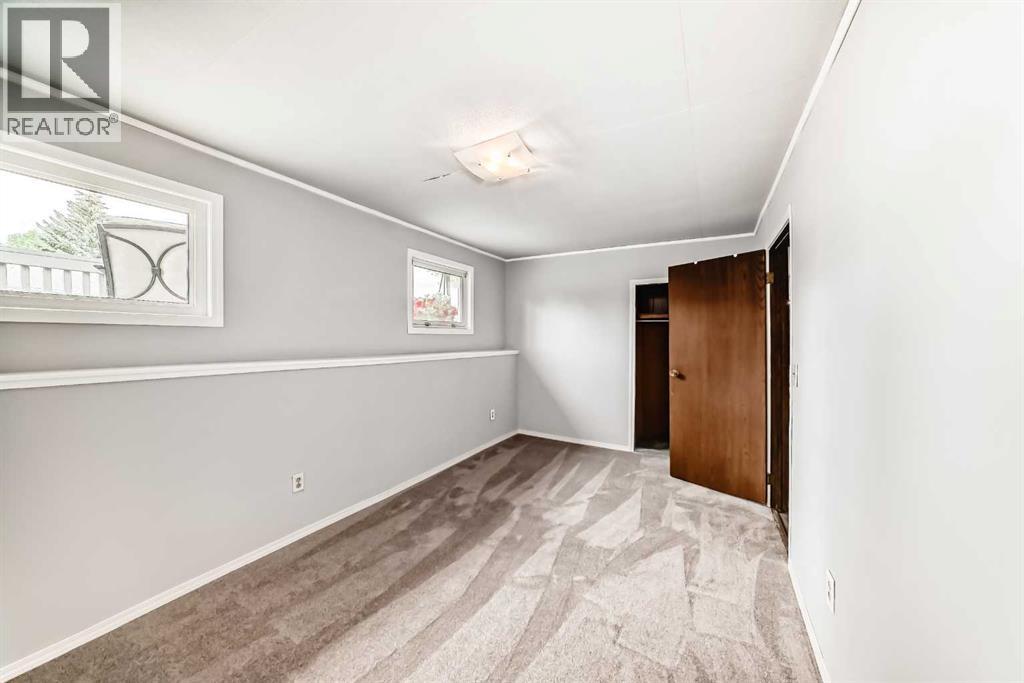 Single Family House Bi-level for Sale in  Pensville Road SE Penbrooke Meadows Calgary 