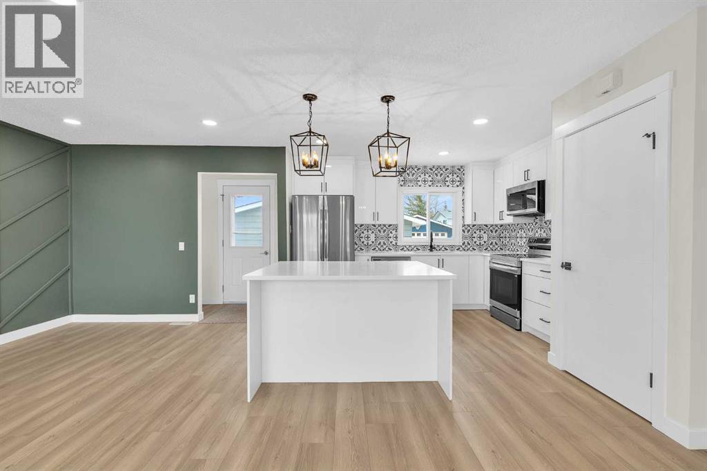 Single Family House 4 Level for Sale in   Street SE Penbrooke Meadows Calgary 