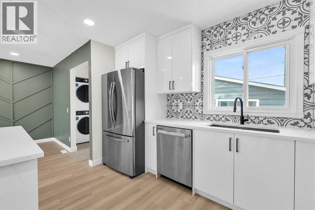 Single Family House 4 Level for Sale in   Street SE Penbrooke Meadows Calgary 