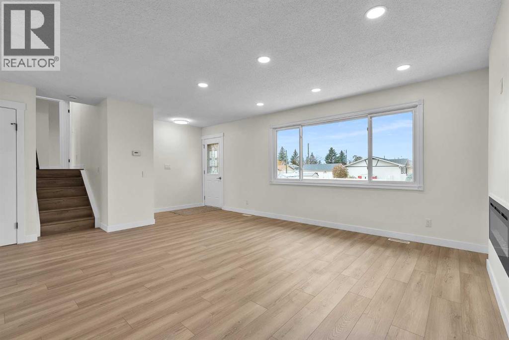 Single Family House 4 Level for Sale in   Street SE Penbrooke Meadows Calgary 