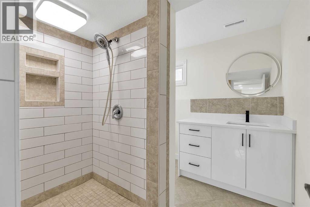 Single Family House 4 Level for Sale in   Street SE Penbrooke Meadows Calgary 