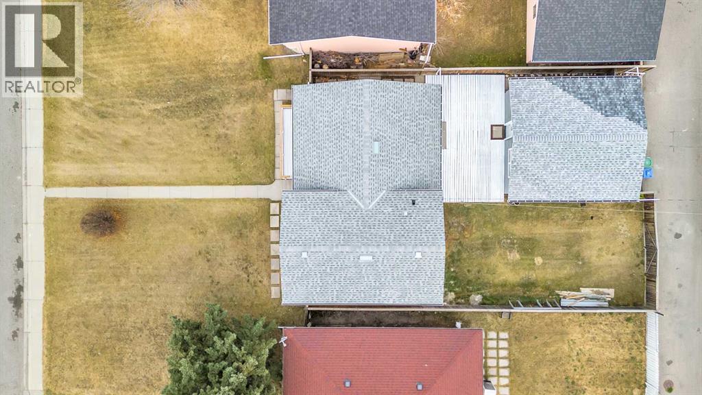 Single Family House 4 Level for Sale in   Street SE Penbrooke Meadows Calgary 