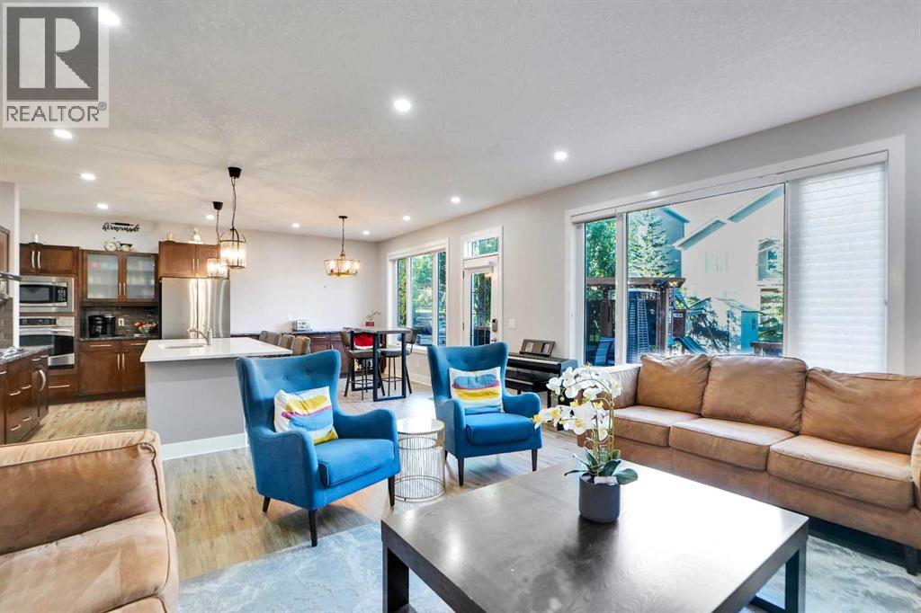 Single Family House for Sale in  Royal Ridge Manor NW Royal Oak Calgary 