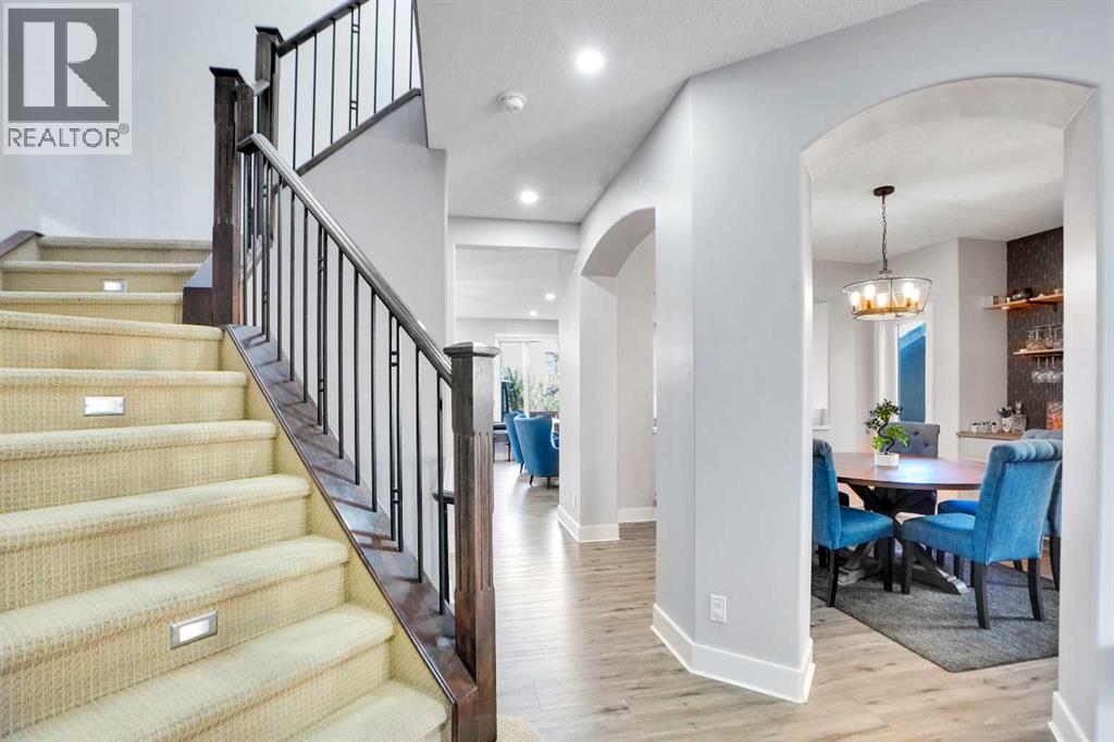 Single Family House for Sale in  Royal Ridge Manor NW Royal Oak Calgary 