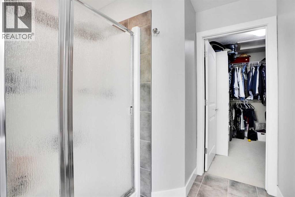 Single Family House for Sale in  Royal Ridge Manor NW Royal Oak Calgary 