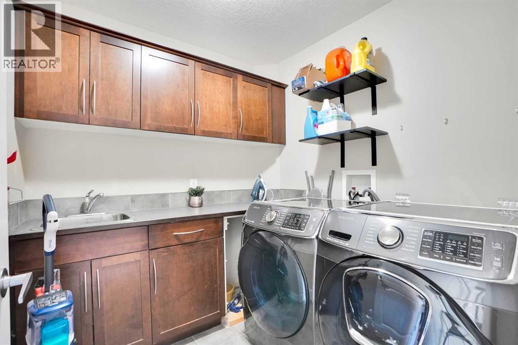 Single Family House for Sale in  Royal Ridge Manor NW Royal Oak Calgary 